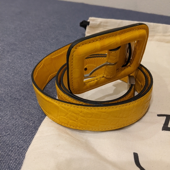 324 New York Yellow Croc Embossed Leather Belt Bag - Picture 7 of 9